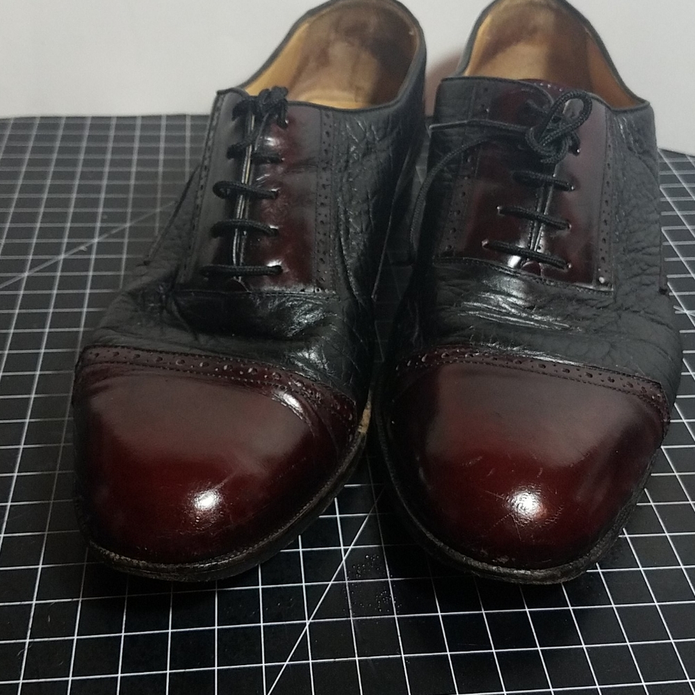 Magnanni Cap toe two tone leather 9.5M Oxford's